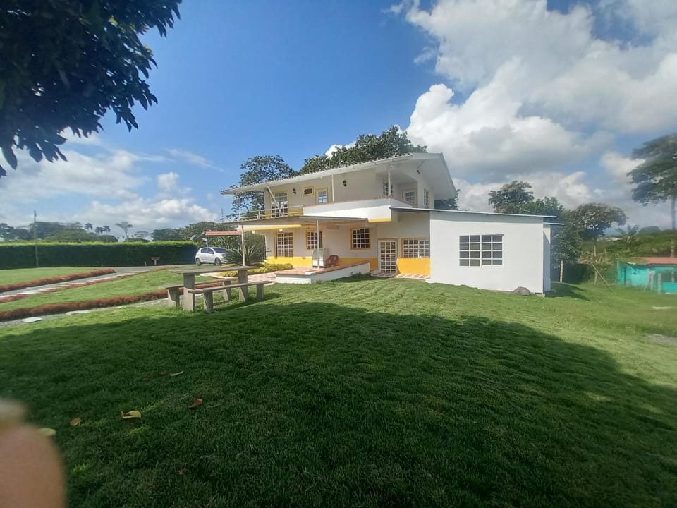 Property building, Garden, Garden view, Parking