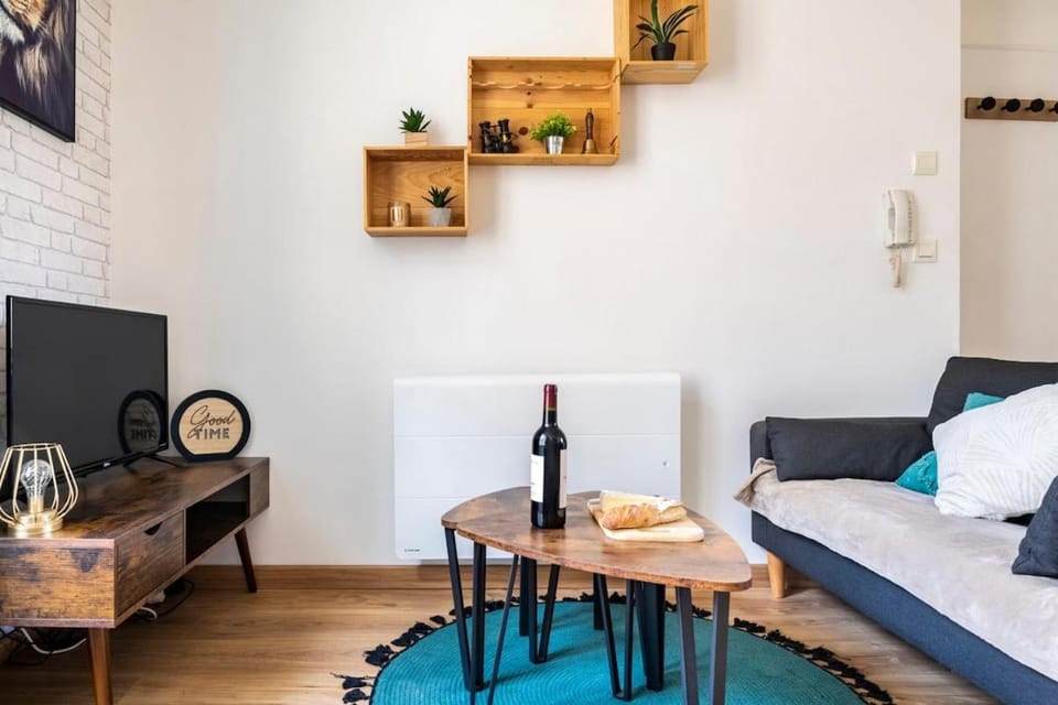 Communal lounge/ TV room, TV and multimedia, Living room, Seating area