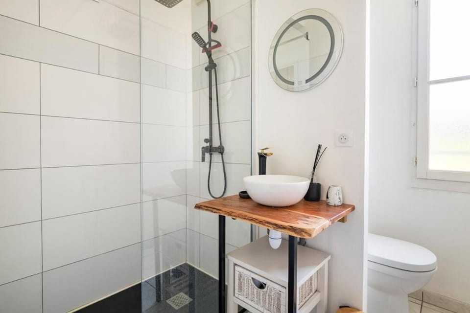 Shower, Toilet, Bathroom