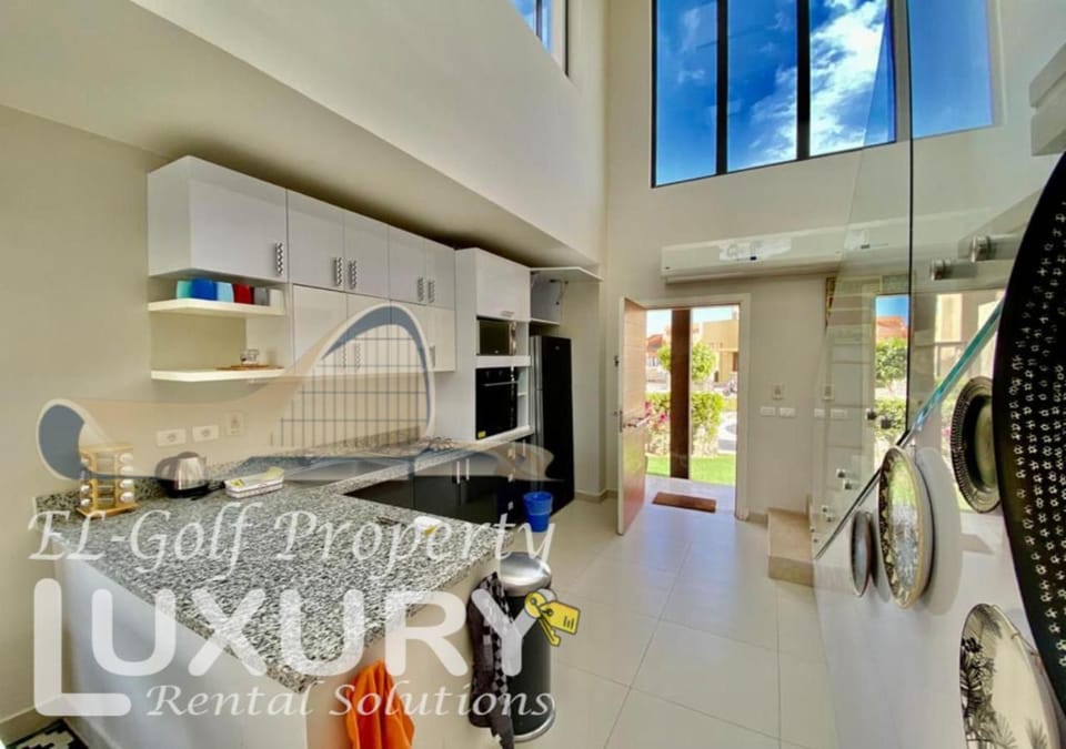 Kitchen or kitchenette, Dining area, Communal kitchen