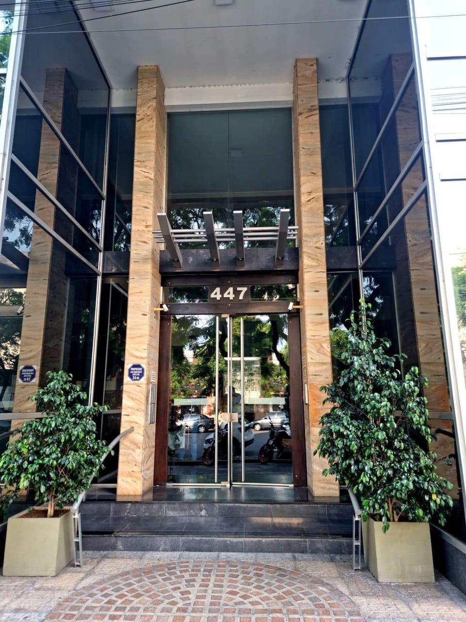 Facade/entrance