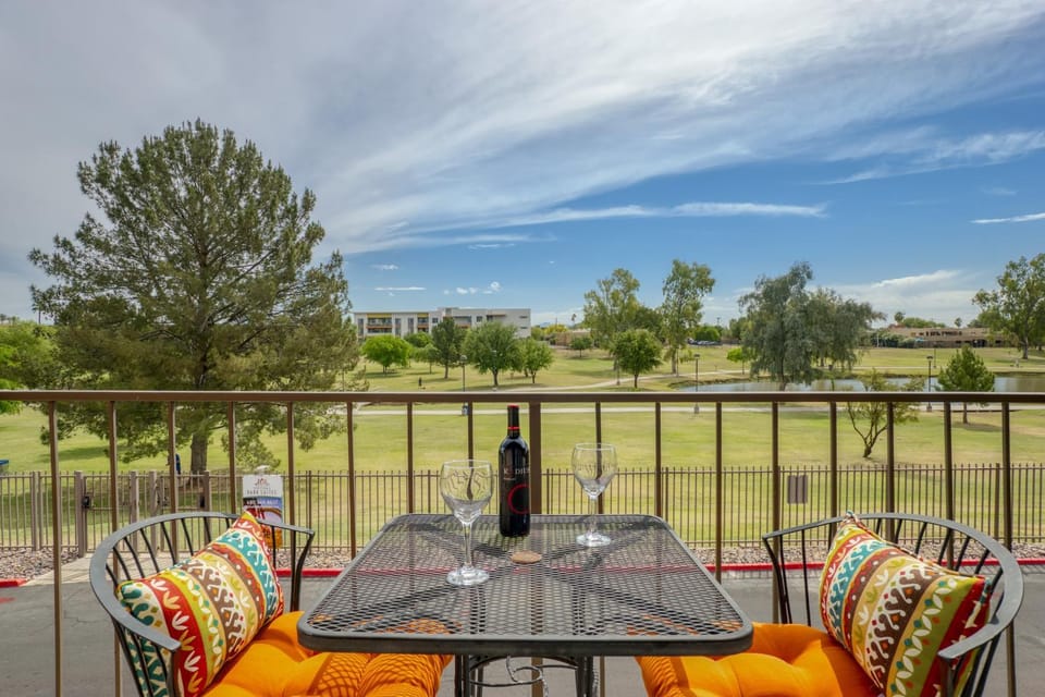 139 Fully Furnished, amenities galore Apartment in Tempe