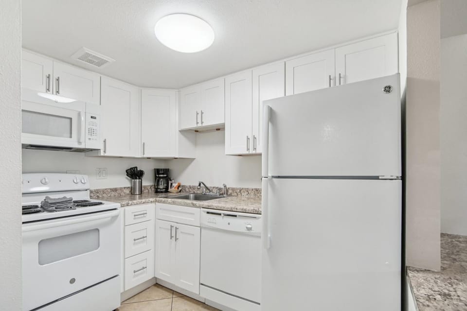 239-Fully Furnished, WiFi Included Apartment in Tempe