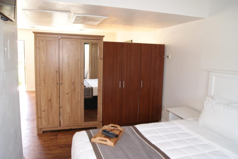104 Fully Furnished 1BR Suite-Outdoor Pool Apartment in Tempe