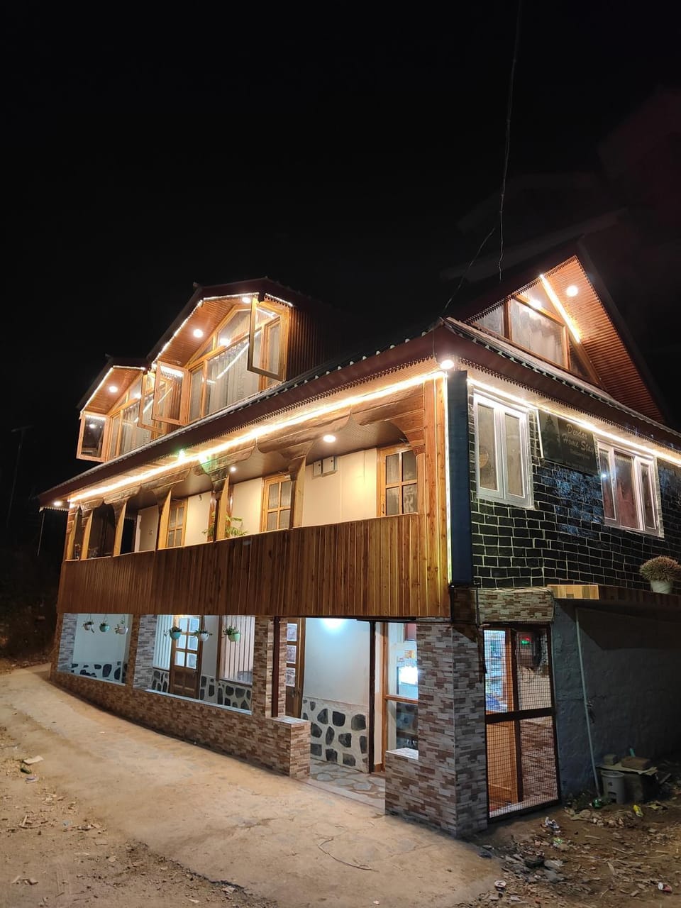 Deodar Homestay Dakbangla-kufri House in Himachal Pradesh