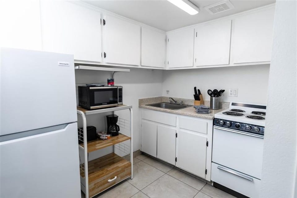 148 Fully Furnished 1BR Suite-Pet Friendly Apartment in Tempe