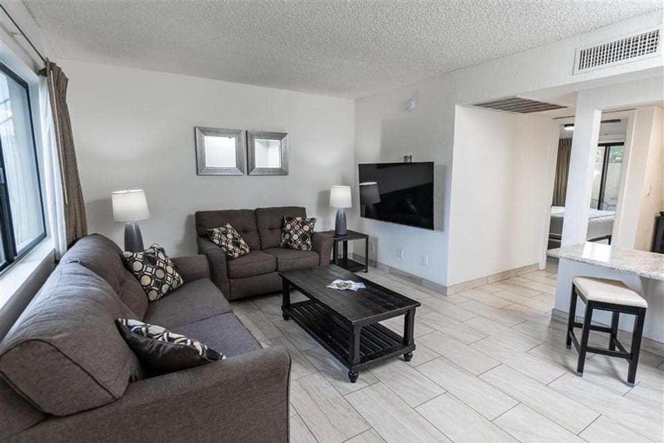 102 -Fully Furnished 1BR Suite-Prime Location Apartment in Tempe