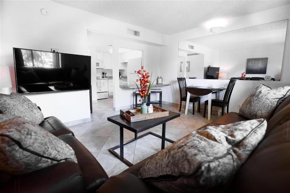 115 Fully Furnished 1BR Suite-Prime Location Apartment in Tempe