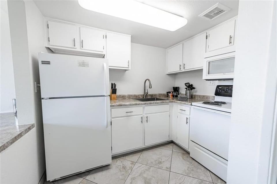 243-Fully Furnished 1BR Suite-Pet Friendly Apartment in Tempe