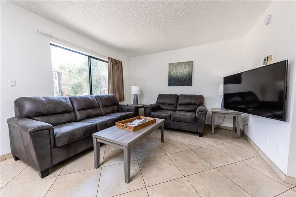 126 Fully Furnished 1BR Suite-Prime Location Apartment in Tempe