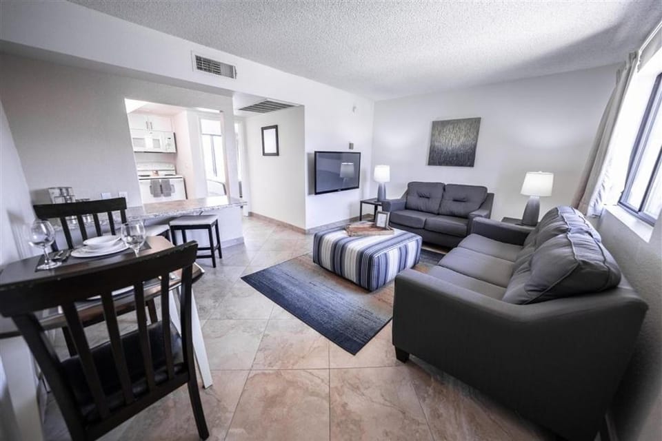 125 Fully Furnished 1BR Suite-Prime Location Apartment in Tempe