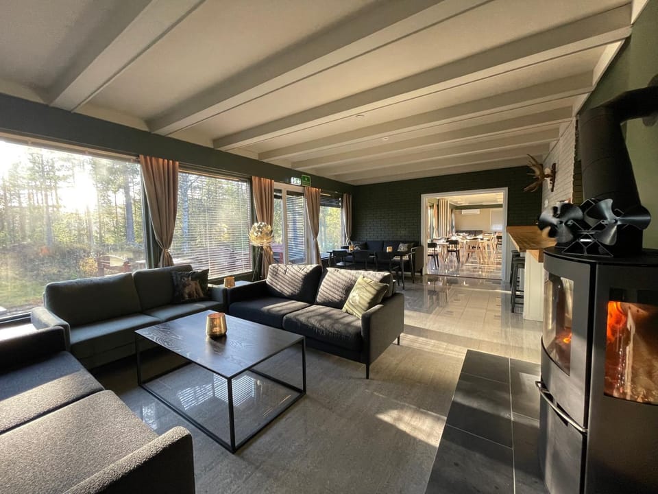 Lobby or reception, Lounge or bar, fireplace