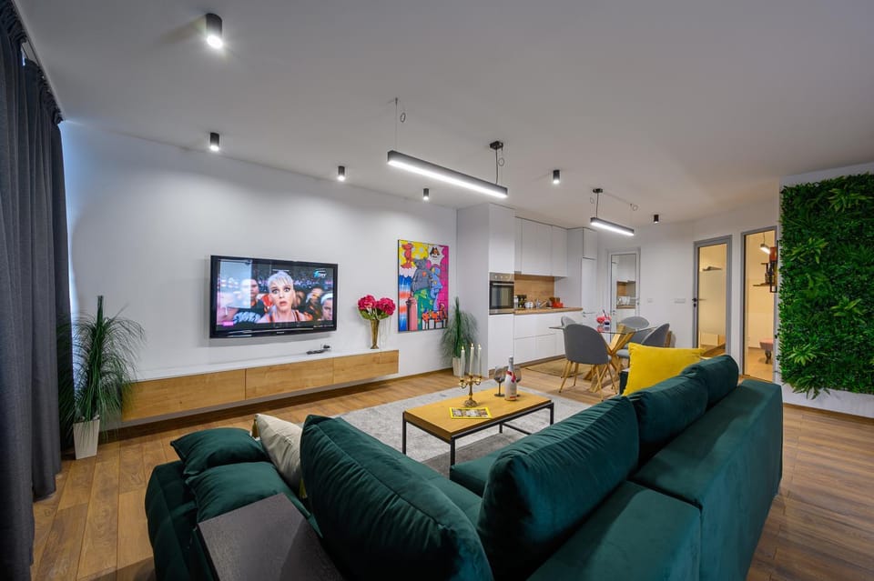 Communal lounge/ TV room, TV and multimedia, Living room, Seating area