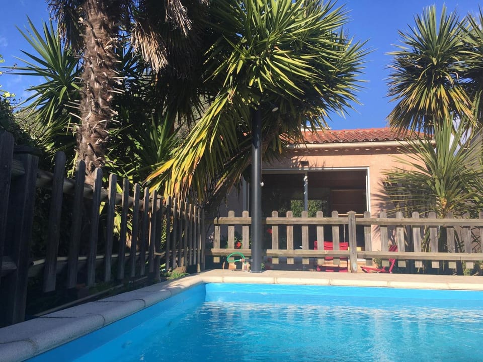 Charmant studio avec piscine . Apartment in Corsica