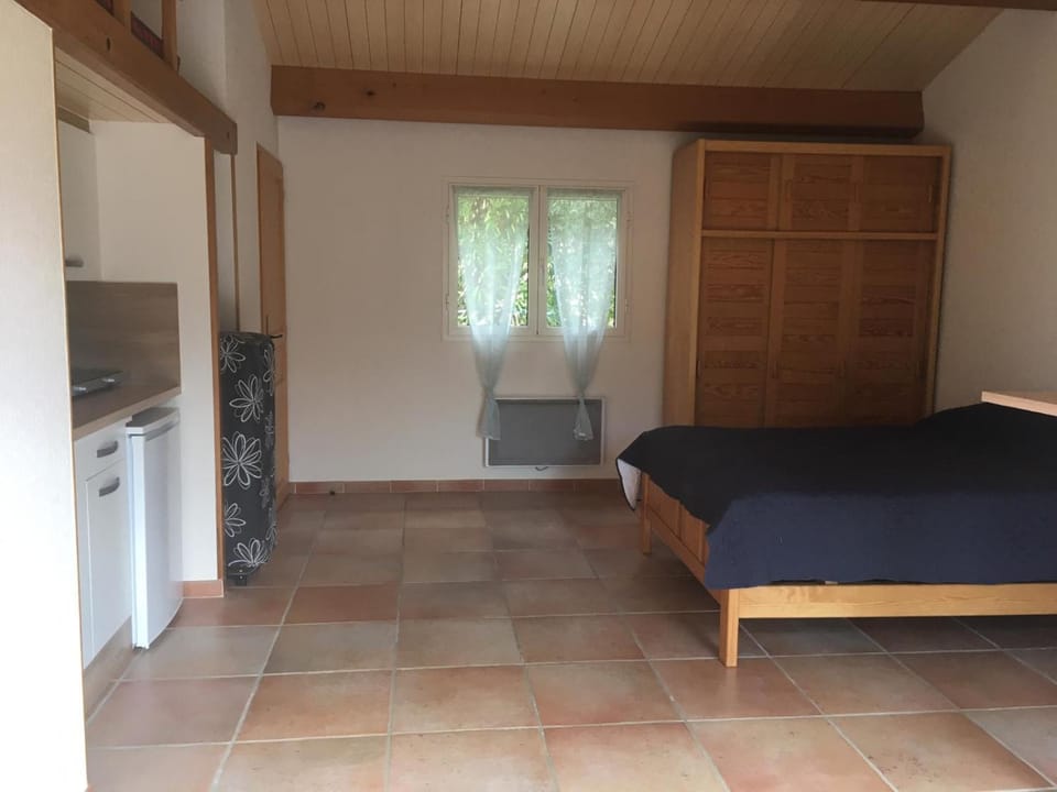 Charmant studio avec piscine . Apartment in Corsica