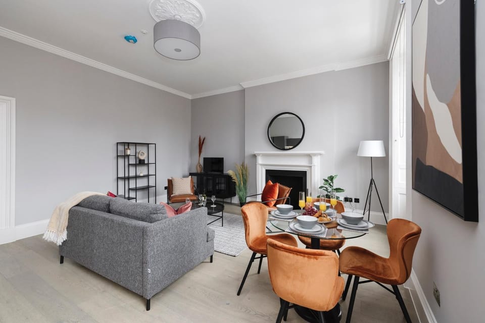 Living room, Seating area, Dining area
