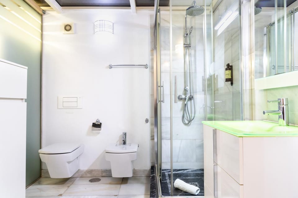 Shower, Bathroom, towels