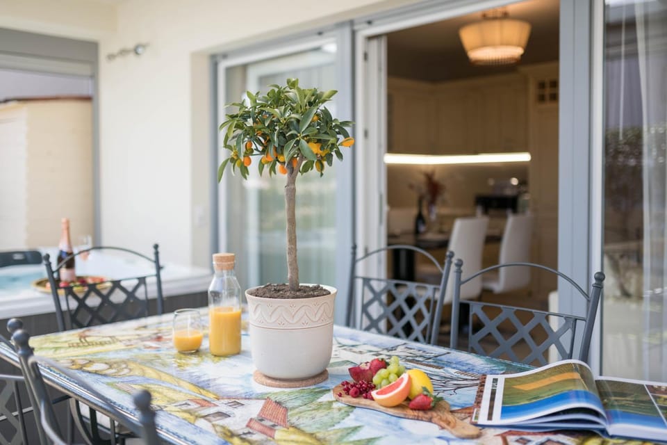 Food and drinks, Dining area, Breakfast