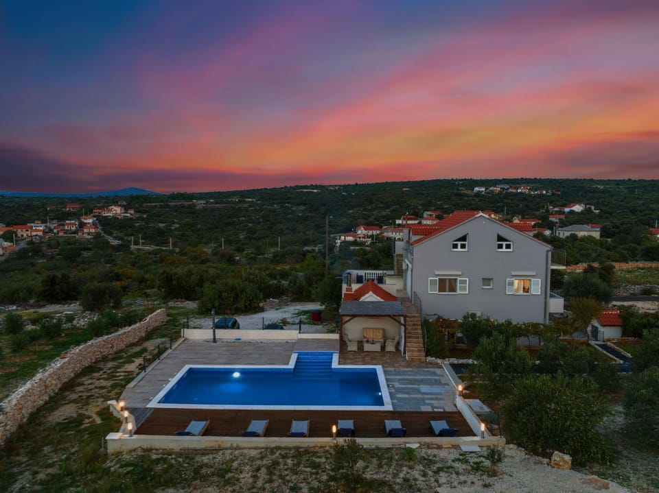 Property building, Swimming pool