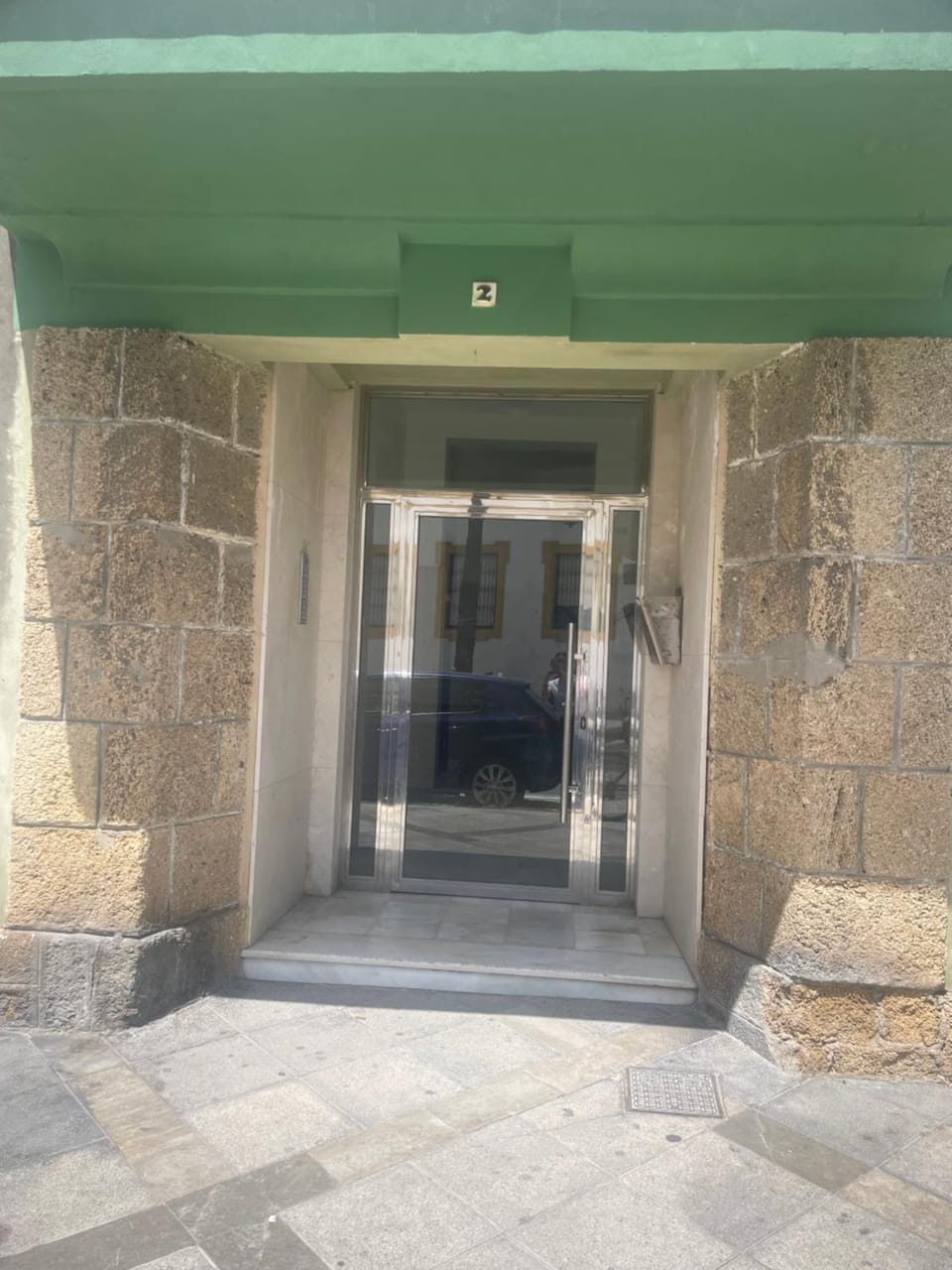 Facade/entrance