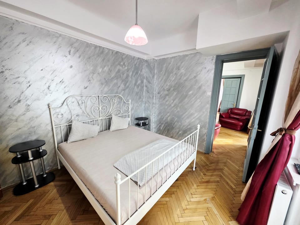 Bedroom, air conditioner