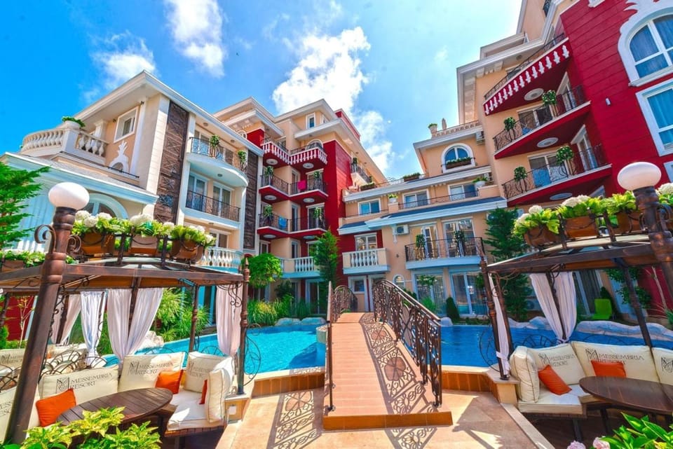 Property building, Swimming pool