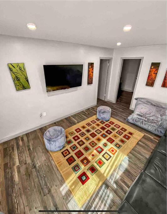 Communal lounge/ TV room, TV and multimedia