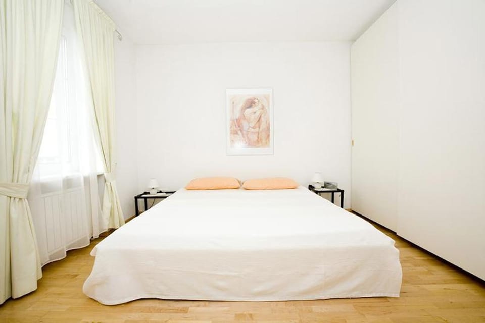 Property building, Living room, Bedroom