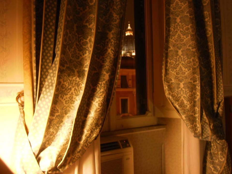 Nearby landmark, Neighbourhood, View (from property/room), Decorative detail