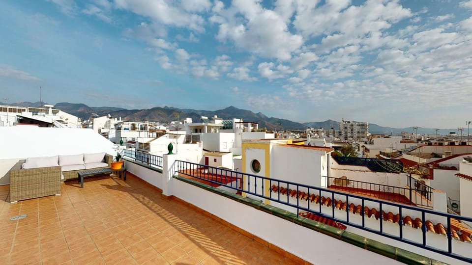 Balcony/Terrace, City view, Street view