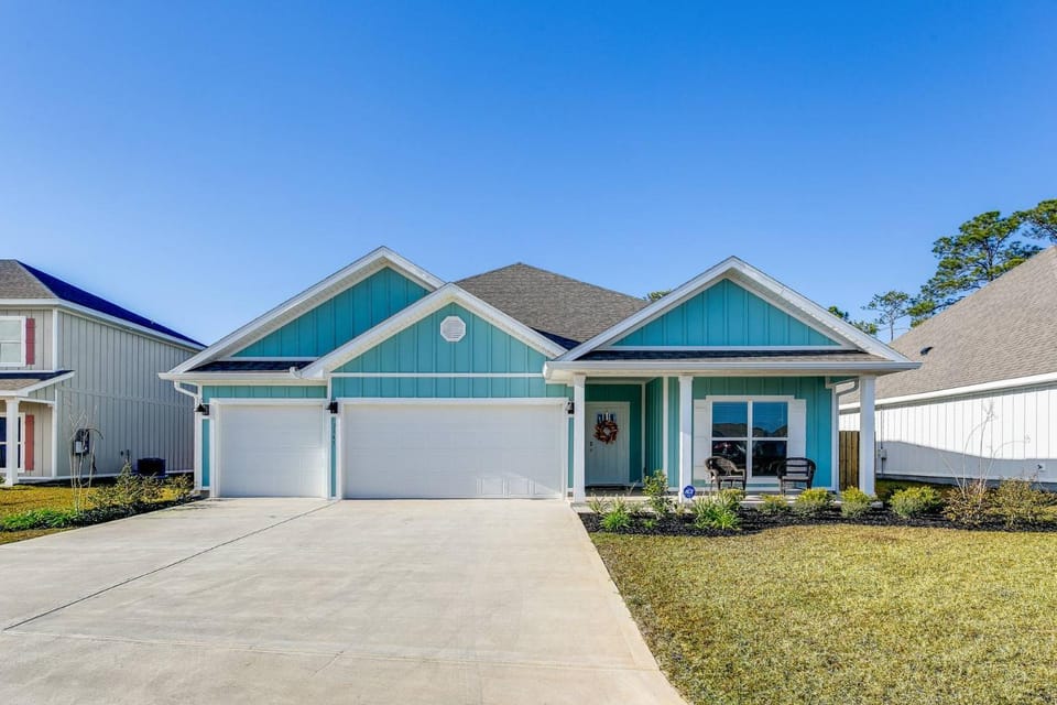 Shore Beats Work House in Pensacola Beach
