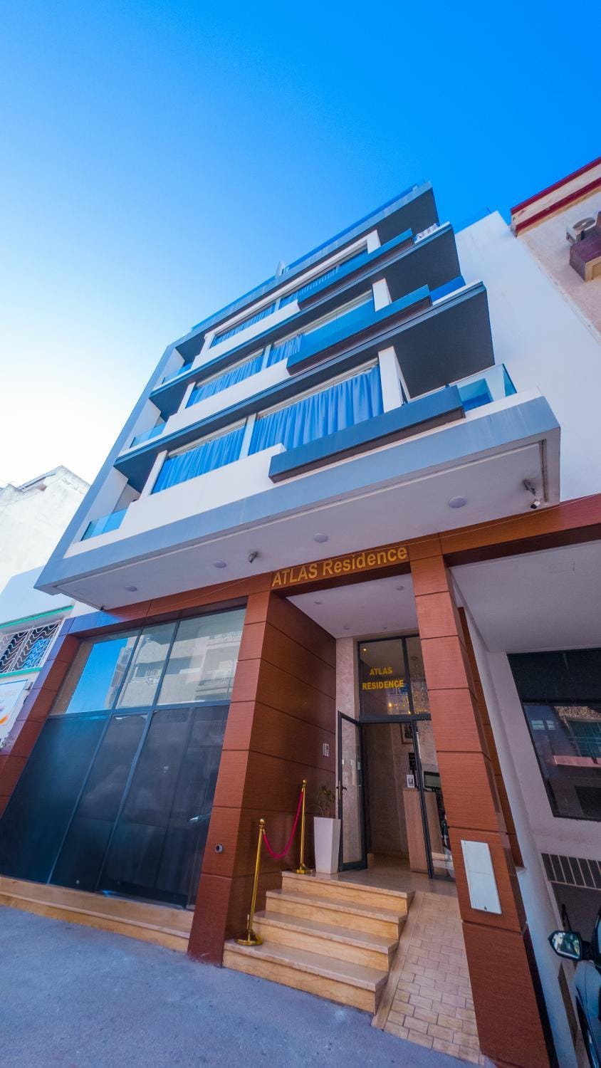 Facade/entrance