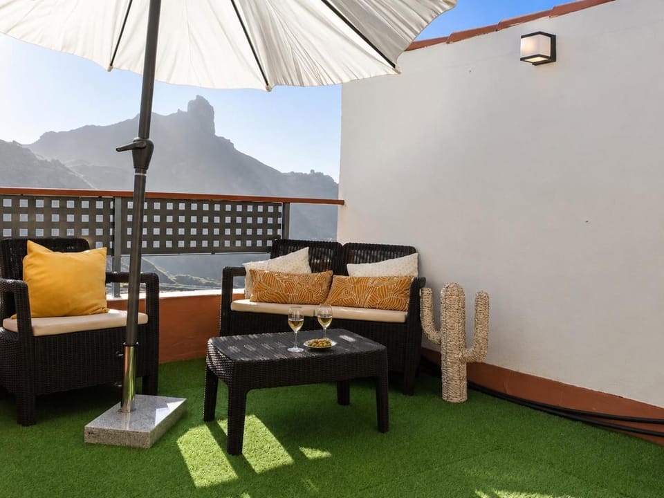 Casa Ada con Terraza Panorámica al Roque Bentayga by Canarias Prime Homes House in Gran Canaria