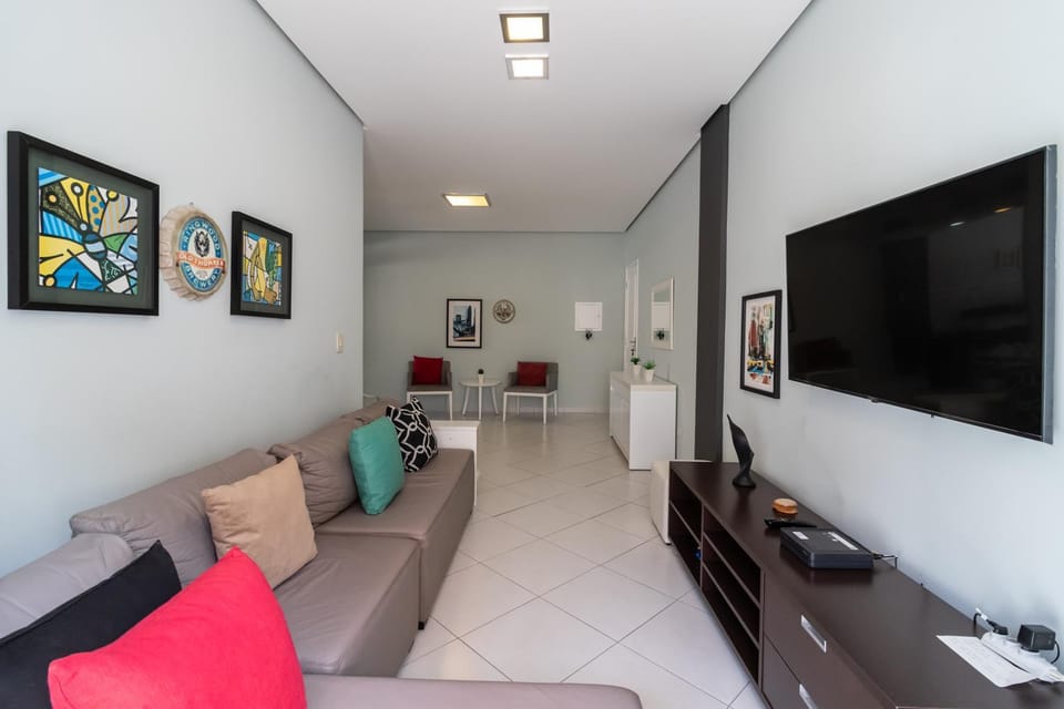 Communal lounge/ TV room, TV and multimedia, Living room, Seating area, Evening entertainment