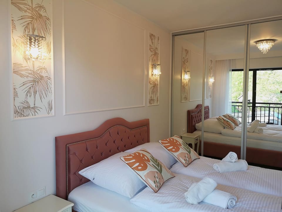 Bed, Balcony/Terrace, Photo of the whole room, Bedroom, furniture, internet, towels, wardrobe, dryer