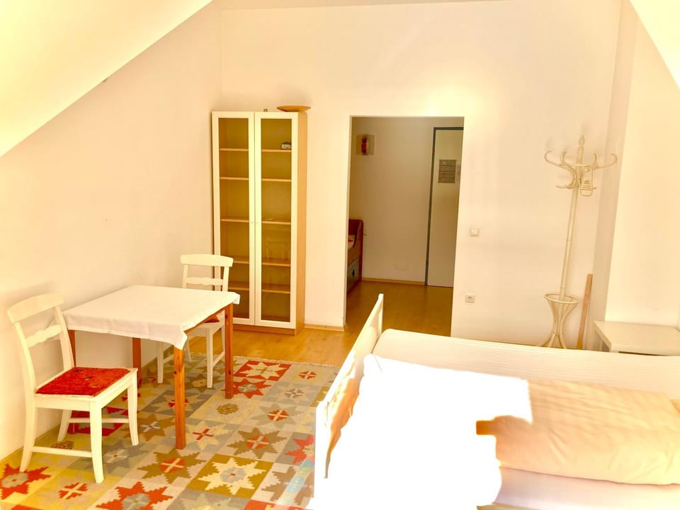 Photo of the whole room, Seating area
