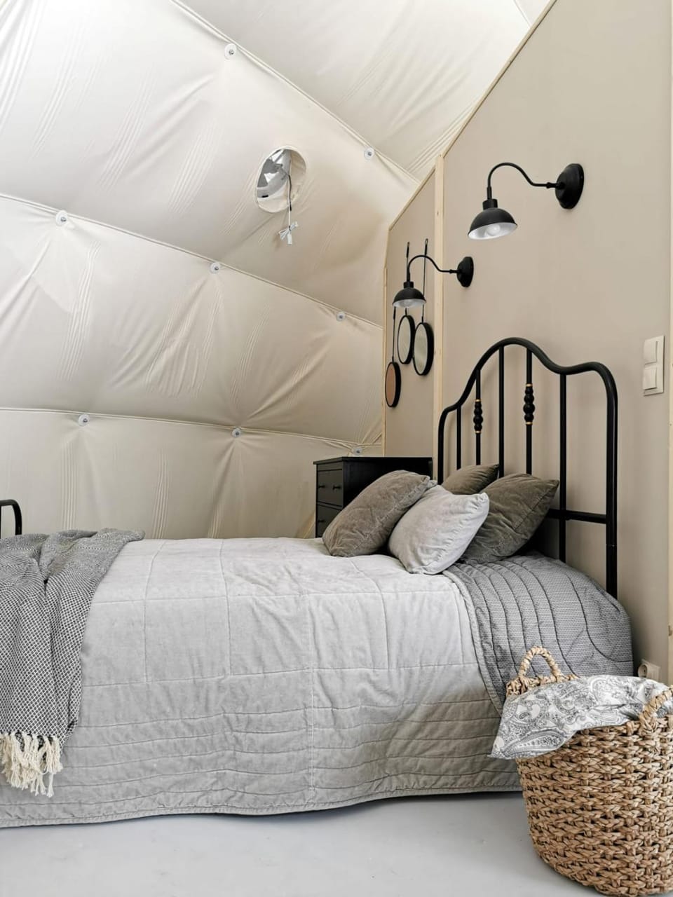 Bed, Bedroom