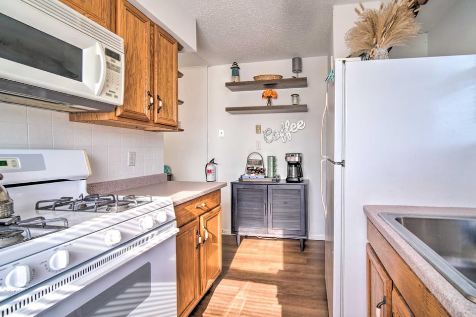 Coastal Brigantine Retreat - Walk to Beach! House in Brigantine