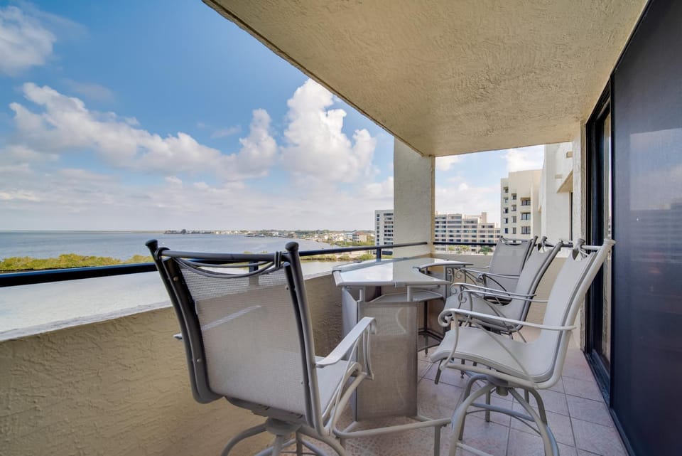 Remarkable Hudson Condo w/ Coastal Views! House in Hudson