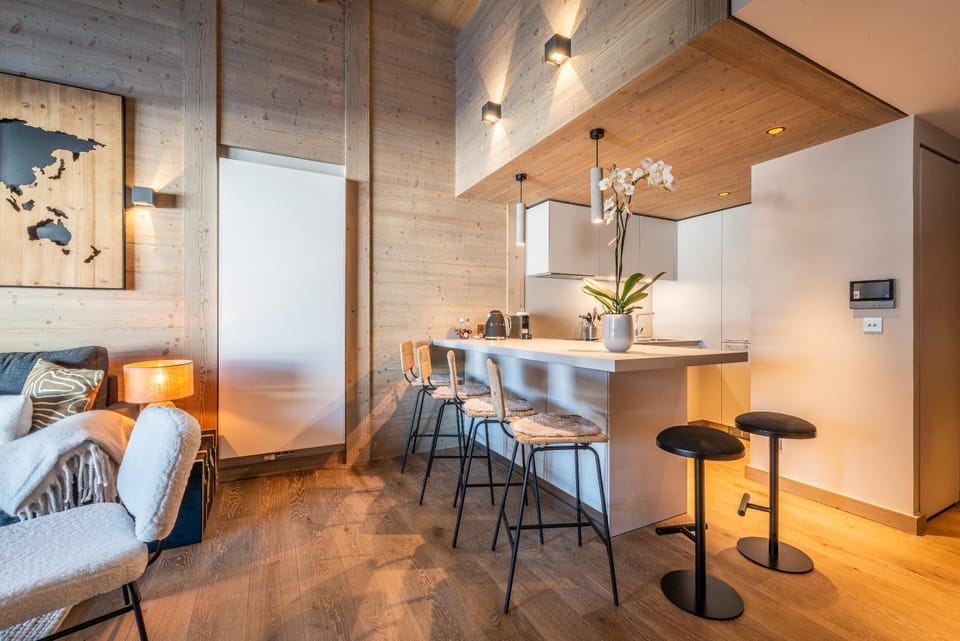 Seating area, Dining area, kitchen