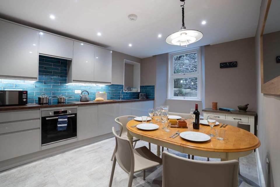 Spacious Home with Outstanding Views by LetMeStay Apartment in Ambleside