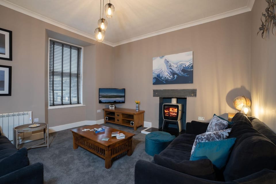 Spacious Home with Outstanding Views by LetMeStay Apartment in Ambleside