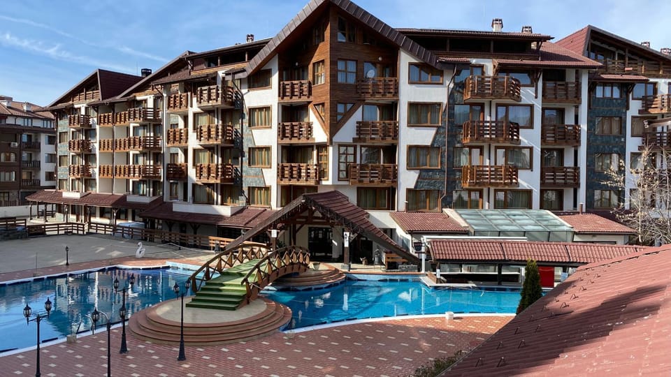 Property building, Facade/entrance, Swimming pool
