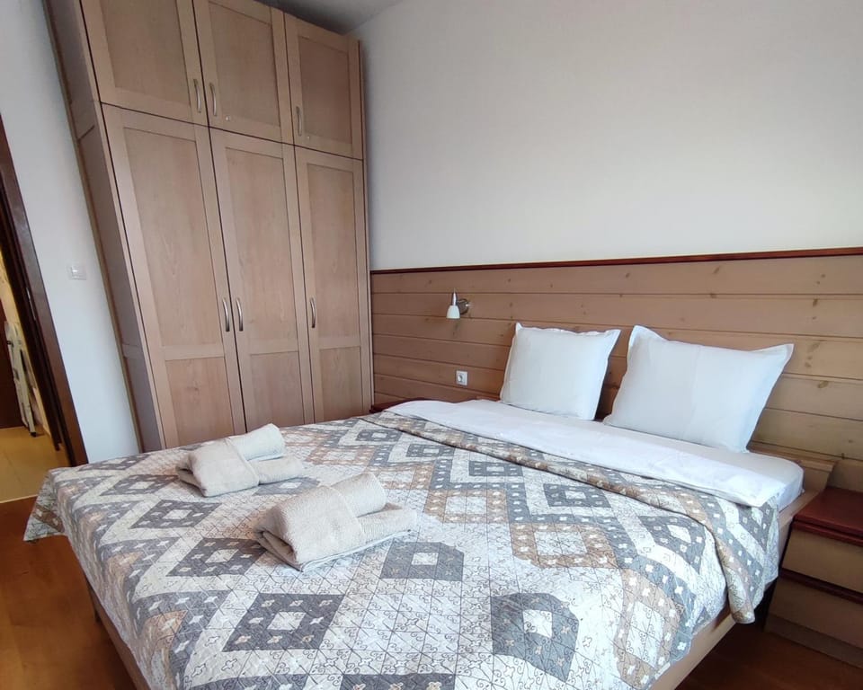 Bed, Bedroom, towels, wardrobe