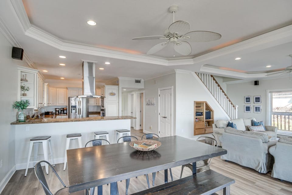 Private Dock & Pool: Luxe NOLA Group Getaway! House in Ninth Ward