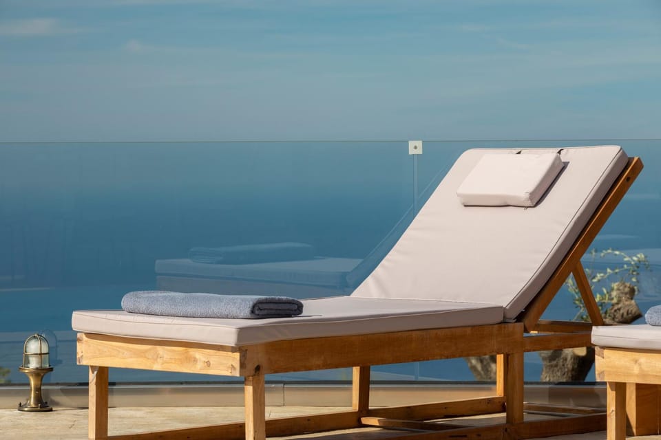 Sea view, sunbed