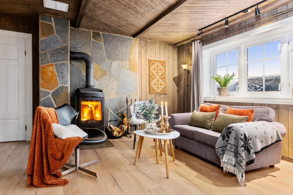 Skeikampen cabin with mountain view, jacuzzi, and 8 bedrooms Cabin in Innlandet