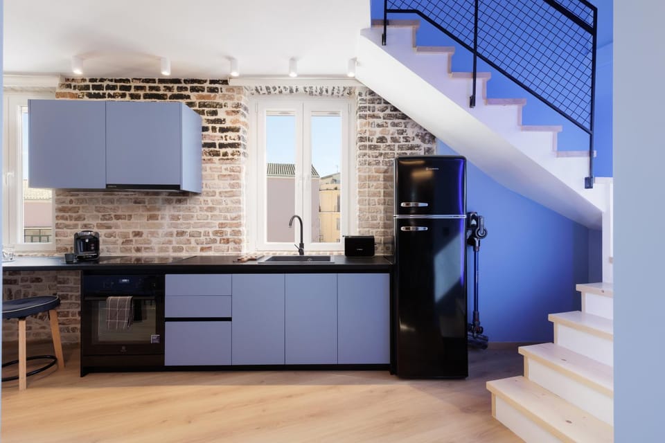 Kitchen or kitchenette, Communal kitchen
