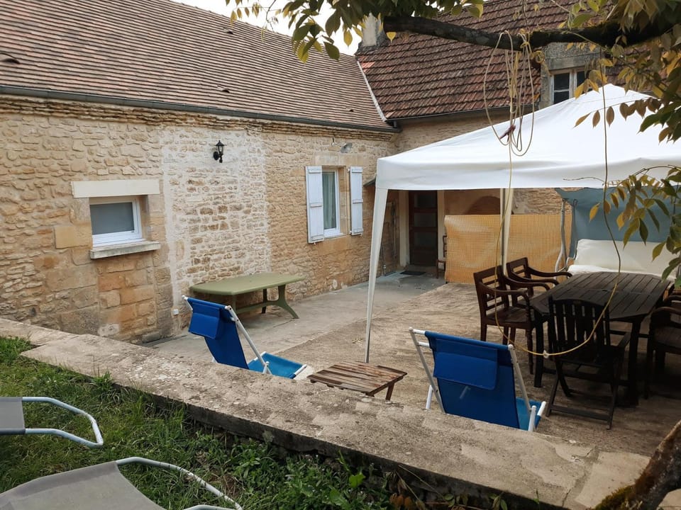GÎTE DU BOUYSSOU House in Occitanie