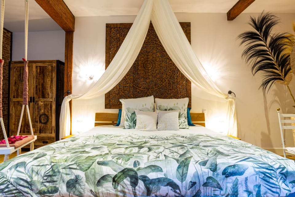 Patio, Patio, Golfcourse, Massage, Massage, Bathroom, View (from property/room), Spa and wellness centre/facilities, Dining area, Bedroom, Swimming pool, Meals, Breakfast, toaster